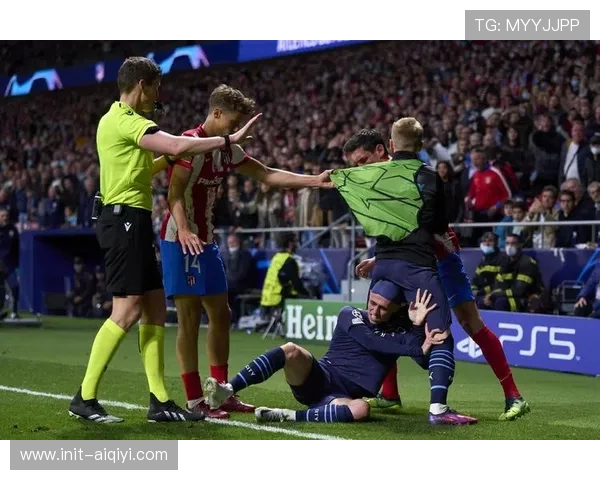 战术复盘:曼城0-2曼联,B费姆贝乌莫专攻罗德里身后区域